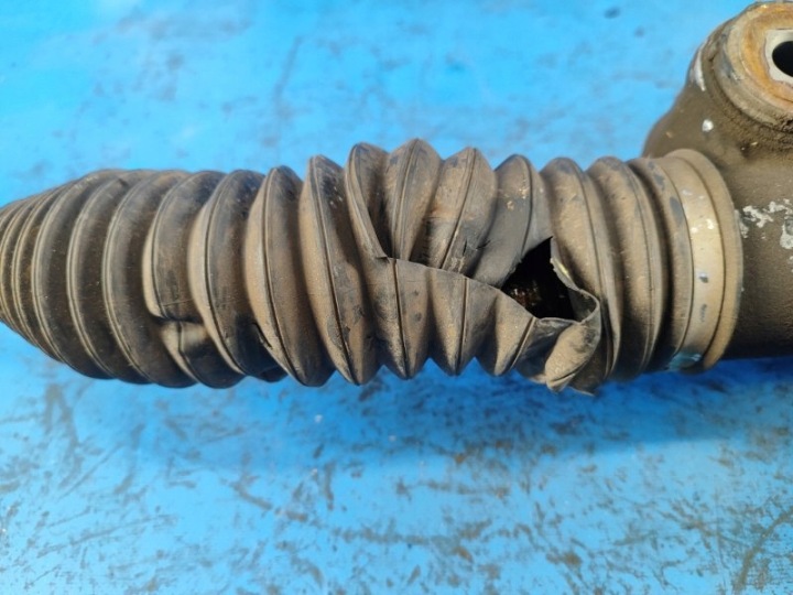 CRÉMAILLÈRE DE DIRECTION TOYOTA SIENNA 11-16