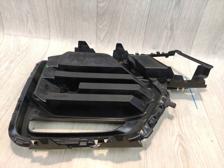 BMW X5 G05 GRILLE HALOGÈNE DROIT AVANT 7449680