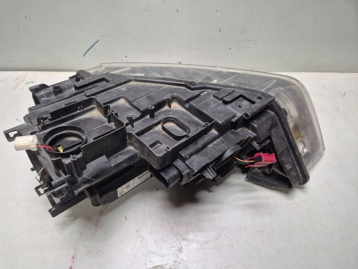 ENDOMMAGÉ PROJECTEUR DROITE CÔTÉ AUDI Q3 8U 8U0941006