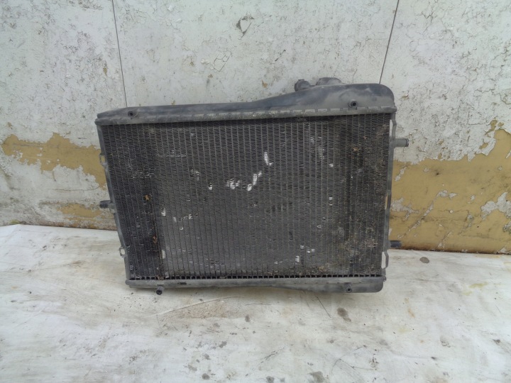 RADIATEUR EAU GAUCHE PORSCHE 911 996 99610613171