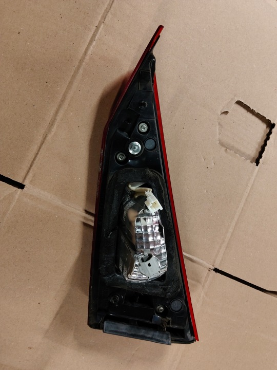 MAZDA 3 BM BERLINE PHARE ARRIÈRE DANS COUVERCLE DE COFFRE EUROPE 13-17