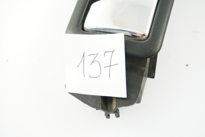 POIGNÉE GAUCHE AVANT AUDI 80 B4 893837019