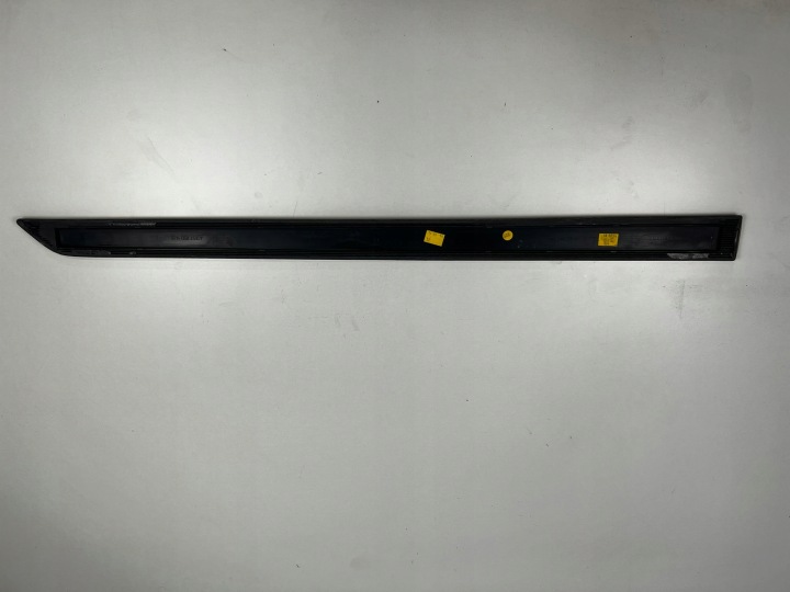 SKODA YETI MOULURE REVÊTEMENT PORTES AVANT GAUCHE 5L0853515A