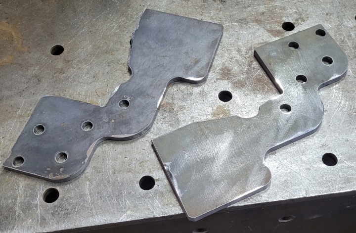 PARE-CHOCS AVANT AVANT DAIHATSU FEROZA VERS SAMODZIELNEGO SPAWANIA ARRÊT ROAD