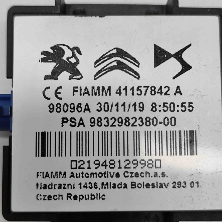 ANTENNE PEUGEOT 208 II (UB_, UP_, UW_, UJ_) 9832982380 21744256 100KW 2020