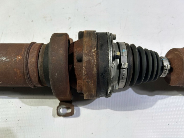 ARBRE DE TRANSMISSION COMPLET SUPPORT ARBRE FORD MUSTANG V 4.6 2005-2010 AUTOMATE