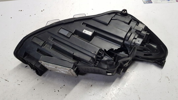 PHARE GAUCHE AVANT FORD FOCUS MK4