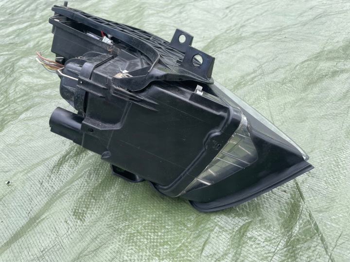 PROJECTEUR DROIT PHARE AVANT XÉNON EUROPE 8E0941004S AUDI A4 B6 00-05 GLISSIÈRE