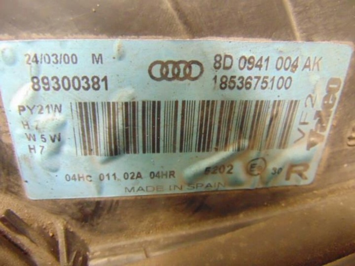 AUDI A4 B6 1.9TDI PROJECTEUR DROIT VERS POLISSAGES 8D0941004AK