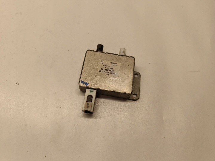 MERCEDES-BENZ C W204 ANTENNE GPS GOUPILLE A4638203789 2013