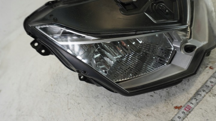 K190 KAWASAKI Z1000 AVEC 1000 10-13 PHARE PROJECTEUR AVANT