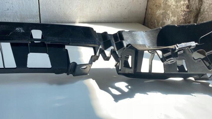 BMW F21 F20 FIXATION ARRIÈRE GLISSIÈRE PARE-CHOCS ARRIÈRE CENTRAL LIFT