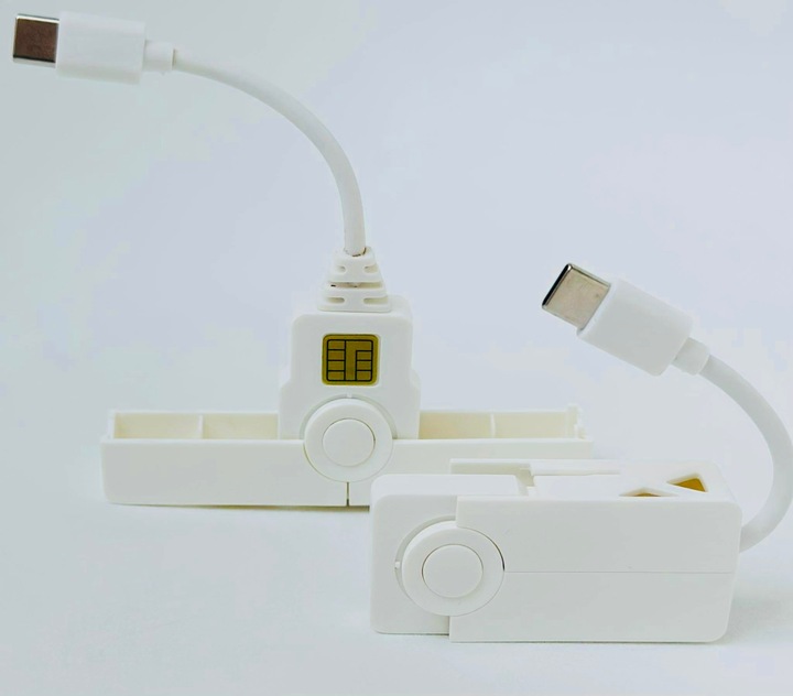 LECTOR MAPAS KIEROWCOW| USB - C |SKLADANY CON CABLE | + COLGANTE 