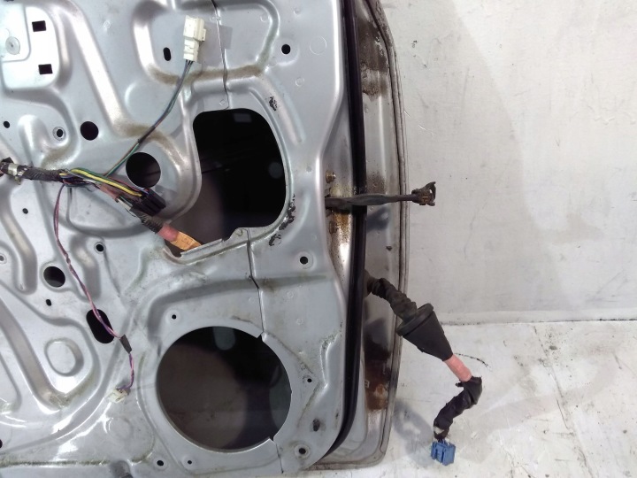 PORTES AVANT GAUCHE CÔTÉ TOYOTA COROLLA VERSO E121