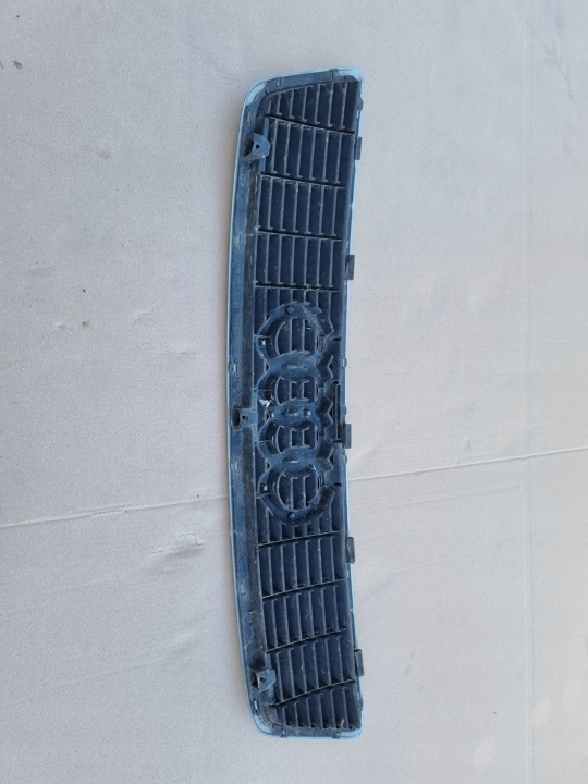 AUDI A8 D2 94-99R GRILLE CALANDRE CAPOTS 4D0853651B
