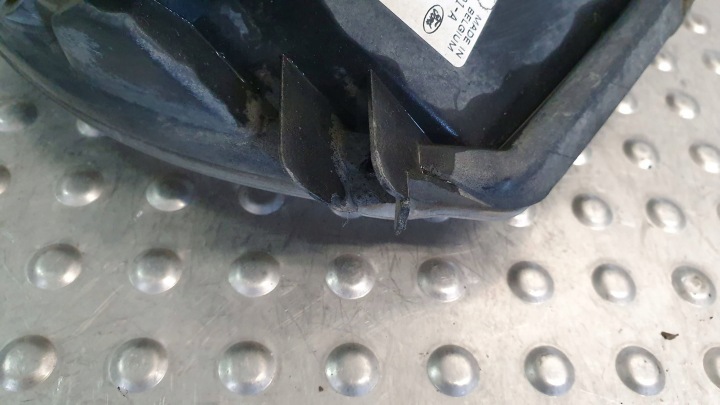 PHARES ANTIBROUILLARD GAUCHE FORD FIESTA MK6 02- 2S61-15201-A