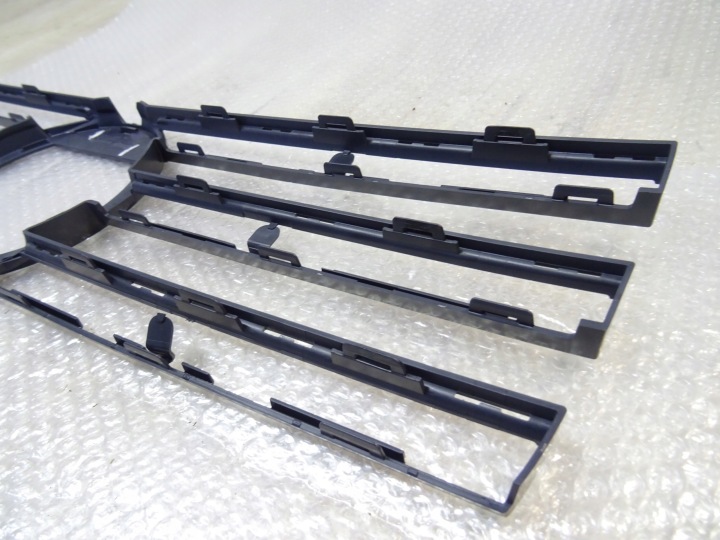 MERCEDES G-KLASA GRILLE CALANDRE PARE-CHOCS A4638881300 NEUF