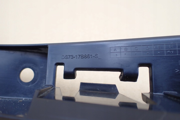 FORD MONDEO MK5 2.0 TDCI GLISSIÈRE PARE-CHOCS ARRIÈRE UNIVERSEL DS73-17B861-S