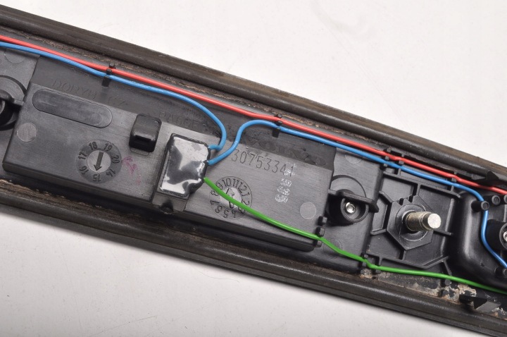 VOLVO XC60 I CACHE MOULURE COUVERCLES DE COFFRE 30753341 LIFT