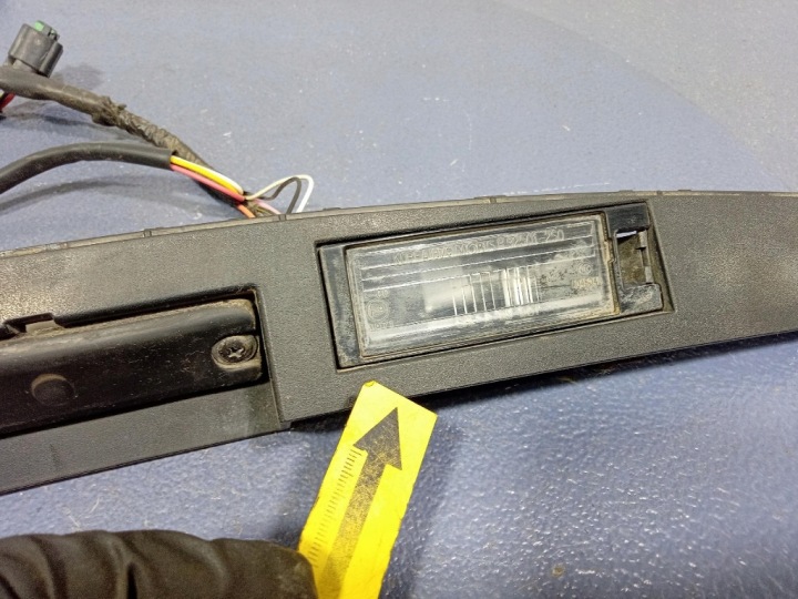HYUNDAI IX35 I LIFT CACHE COUVERCLES DE COFFRE ARRIÈRE POIGNÉE MICROCONTACT 87372-2S000
