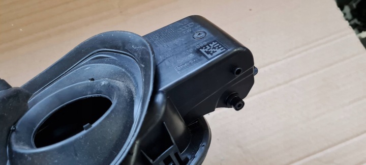 S3 8Y A3 LIFT CLAPET GOULOTTE DE REMPLISSAGE CARBURANTS SPORTBACK LZ7S 8V4809906