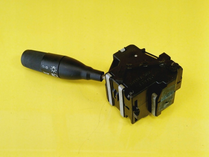 MANETTE COMMUTATEUR CLIGNOTANTS RENAULT CLIO I NR736