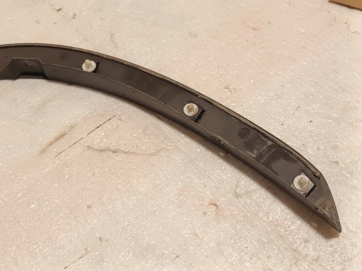 MOULURE AVANT DROITE TOYOTA HIGHLANDER IV XU70 AVANT DROIT 20