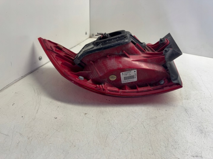 VW PASSAT B7 UNIVERSEL PHARE GAUCHE ARRIÈRE 3AF945095A