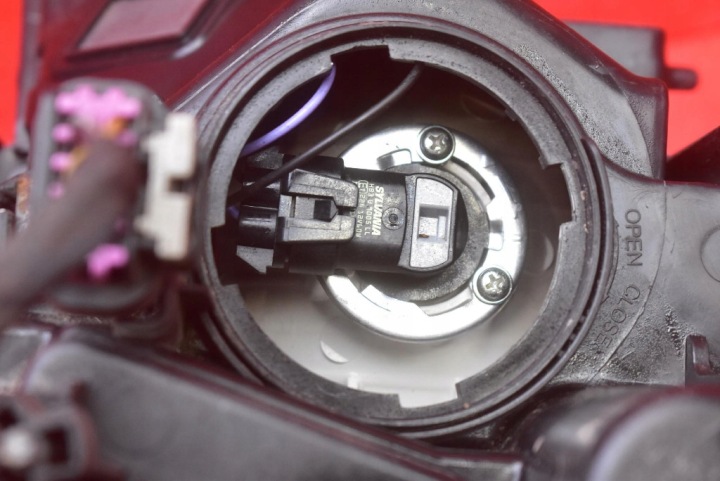 PROJECTEUR DROIT PHARE AVANT UK 95440410 OPEL MOKKA A 12-15