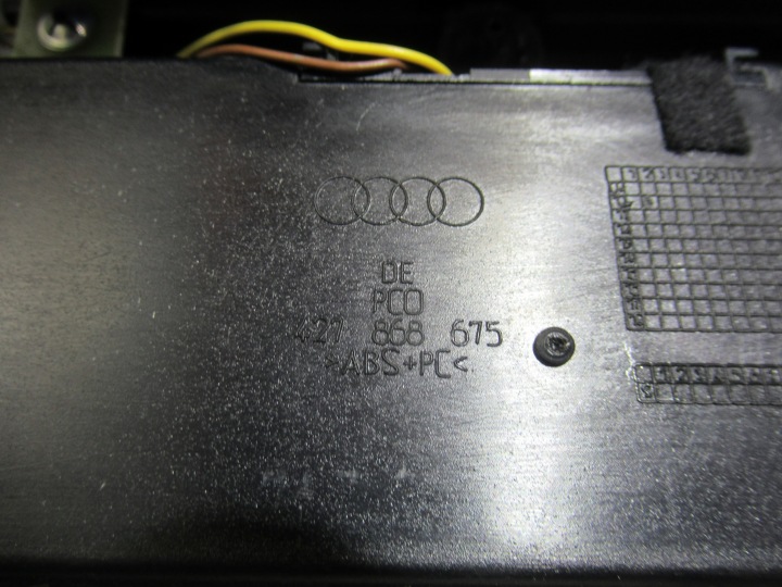 AUDI R8 BOÎTE À GANTS ARRIÈRE 427868675