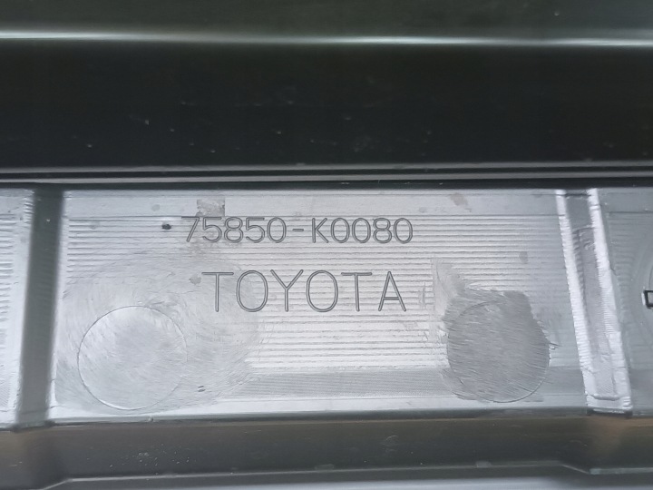 MOULURE SEUIL DROITE TOYOTA YARIS IV SEUIL DROIT