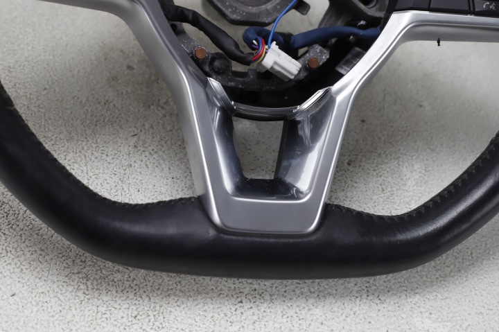 VOLANT QASHQAI CUIR NISSAN OE 34257522B