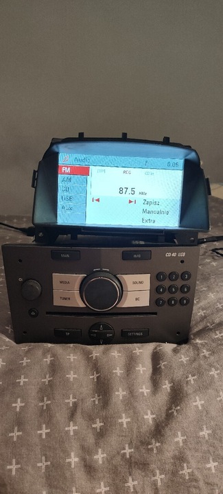 OPEL RADIO CD40 USB + MONITOR ZAFIRA B ASTRA H 