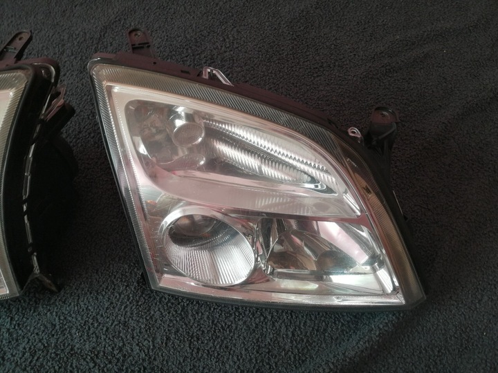 OPEL VECTRA SIGNUM LAMPS FRONT 