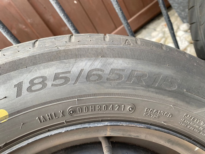 NEUMÁTICOS FALKEN 185/65/15 CON FELGAMI 