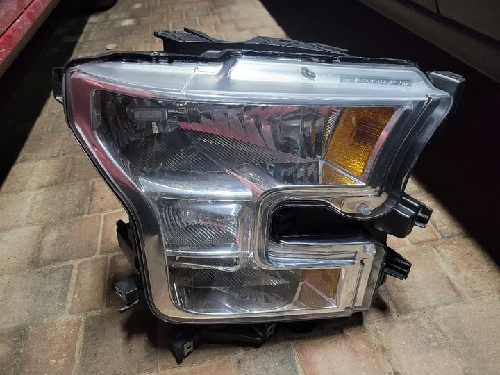 LAMP RIGHT FORD F150 ORIGINAL USA - FRONT 