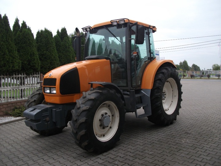 купить трактор renault