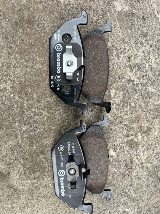 P 85 041 ZAPATAS DE FRENADO BREMBO 