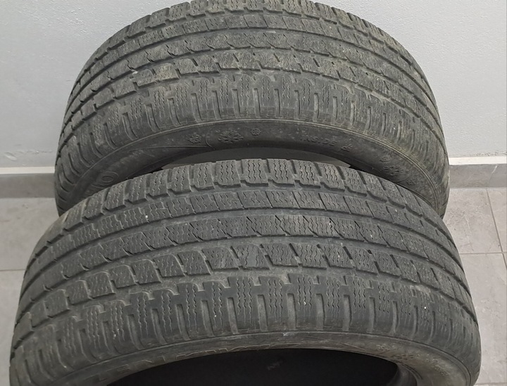 NEUMÁTICOS KUMHO DE INVIERNO 235/55 R17 