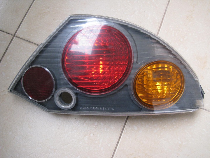 FARO PARTE TRASERA DERECHA MITSUBISHI ECLIPSE 3G, 2003ROK 