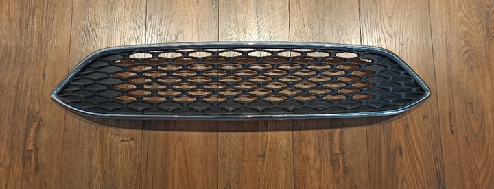 FORD FOCUS  WITH F1EB-8200 RADIATOR GRILLE GRILLE BUMPER 