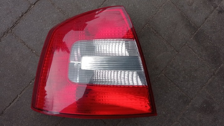 FARO PARTE TRASERA GEMELA 1Z5945111B OCTAVIA 2 RESTYLING L 