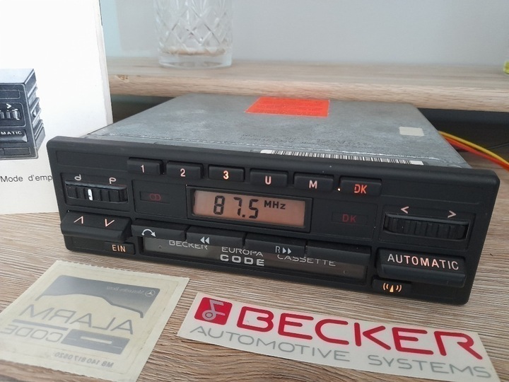 RADIO MERCEDES BECKER EUROPA 749 W124 W126 W201 