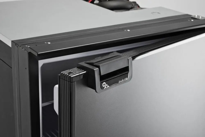 RÉFRIGÉRATEUR COMPRESSEUR VERS POSITION DC12/24V 130 GAUCHE