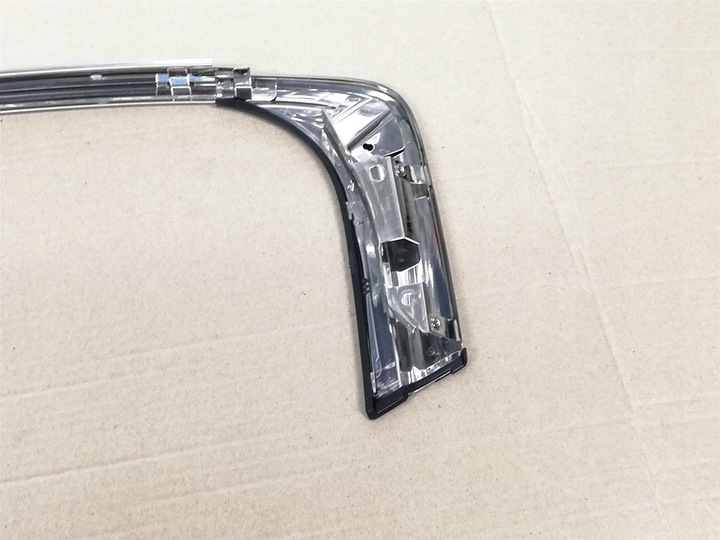 фото №5, Avensis t27 08-18 sed планка хром рамка дверь зад