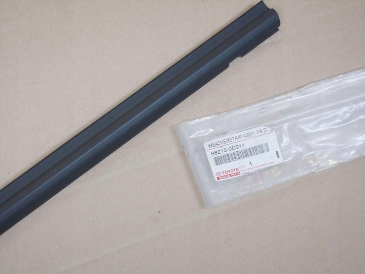 фото №3, Yaris i 01-05 уплотнитель уплотнитель стекла стекло 3-y дверь