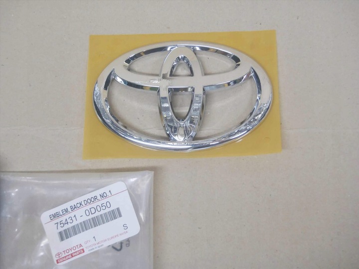 фото №2, Avensis t27 08-18 эмблема значок крышка багажника