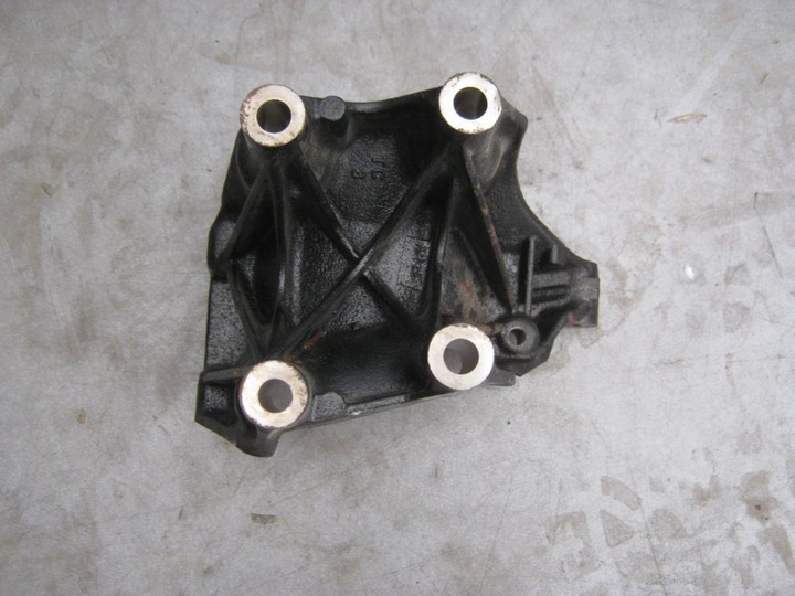 фото №1, Audi q5 8r лапи кронштейн 04l131158c