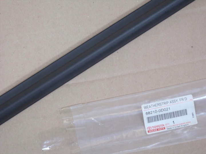 фото №3, Yaris i 01-05 ущільнювач ущільнювач скла планка скло двері