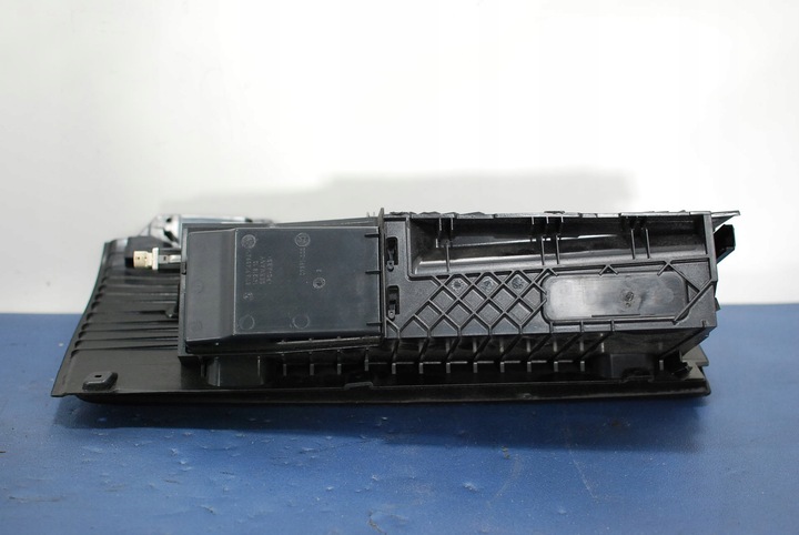 фото №4, Bmw 7 f01 f04 бардачок пассажира 7275411 9112164 eu